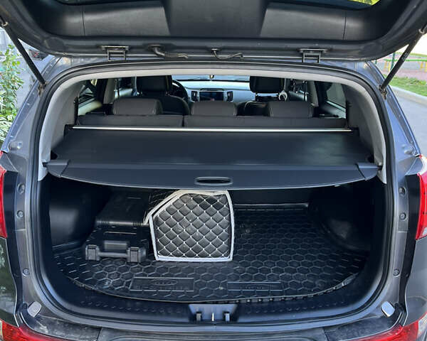 Серый Киа Sportage, объемом двигателя 2 л и пробегом 190 тыс. км за 15500 $, фото 21 на Automoto.ua