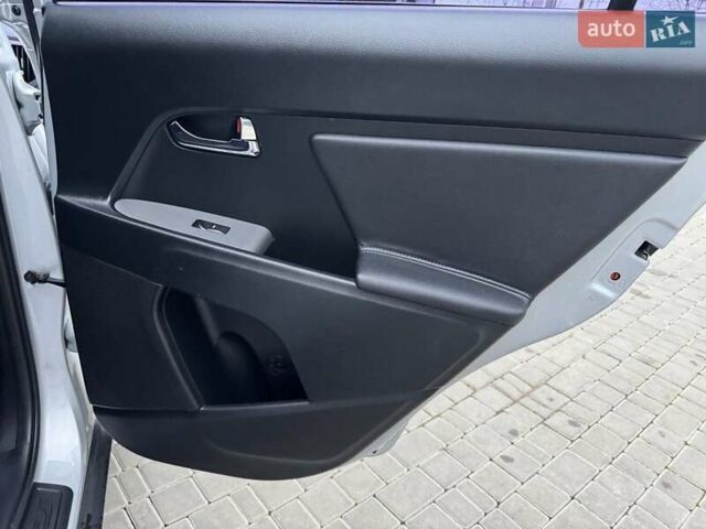 Серый Киа Sportage, объемом двигателя 2 л и пробегом 161 тыс. км за 13999 $, фото 33 на Automoto.ua