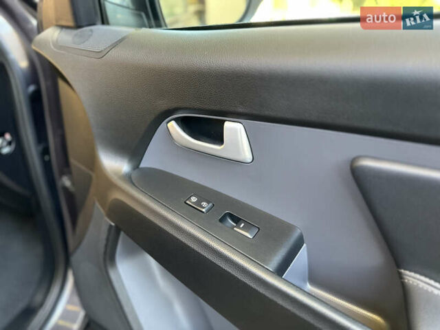Серый Киа Sportage, объемом двигателя 2 л и пробегом 197 тыс. км за 14599 $, фото 114 на Automoto.ua