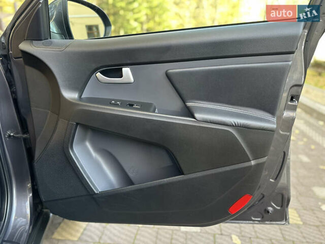 Серый Киа Sportage, объемом двигателя 2 л и пробегом 197 тыс. км за 14599 $, фото 113 на Automoto.ua