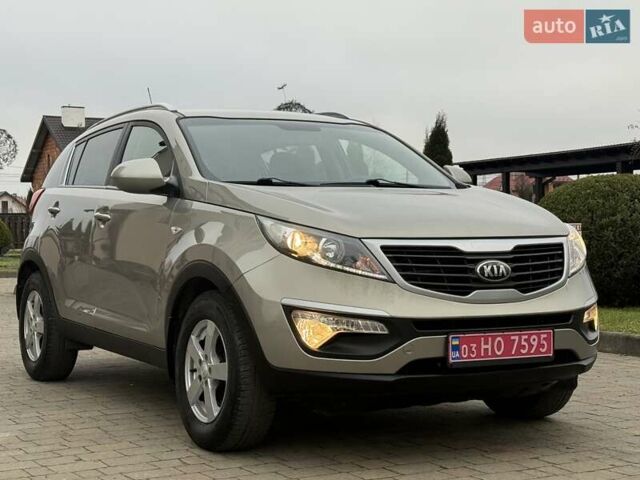 Серый Киа Sportage, объемом двигателя 1.6 л и пробегом 110 тыс. км за 11999 $, фото 1 на Automoto.ua