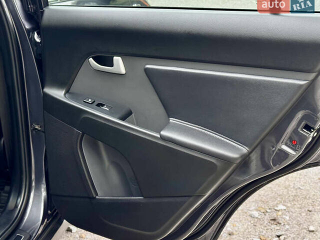 Серый Киа Sportage, объемом двигателя 2 л и пробегом 266 тыс. км за 15600 $, фото 56 на Automoto.ua