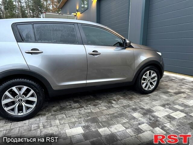 Серый Киа Sportage, объемом двигателя 2.4 л и пробегом 162 тыс. км за 12800 $, фото 4 на Automoto.ua