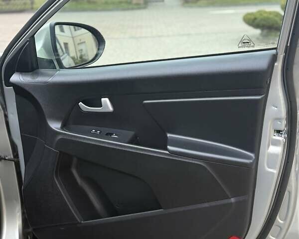 Серый Киа Sportage, объемом двигателя 1.6 л и пробегом 110 тыс. км за 11999 $, фото 35 на Automoto.ua