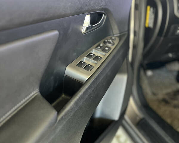 Серый Киа Sportage, объемом двигателя 2 л и пробегом 209 тыс. км за 14700 $, фото 12 на Automoto.ua