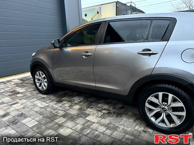 Серый Киа Sportage, объемом двигателя 2.4 л и пробегом 162 тыс. км за 12800 $, фото 7 на Automoto.ua