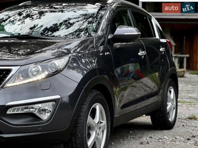 Серый Киа Sportage, объемом двигателя 2 л и пробегом 266 тыс. км за 15600 $, фото 5 на Automoto.ua