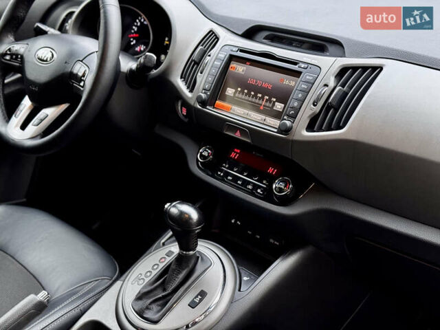 Серый Киа Sportage, объемом двигателя 2 л и пробегом 266 тыс. км за 15600 $, фото 41 на Automoto.ua