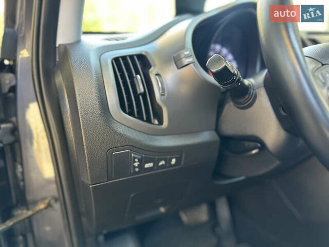 Серый Киа Sportage, объемом двигателя 2 л и пробегом 197 тыс. км за 14599 $, фото 118 на Automoto.ua