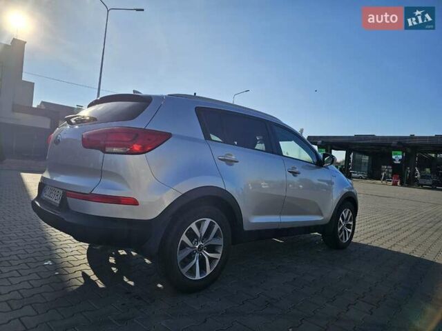 Серый Киа Sportage, объемом двигателя 2.36 л и пробегом 140 тыс. км за 12000 $, фото 4 на Automoto.ua