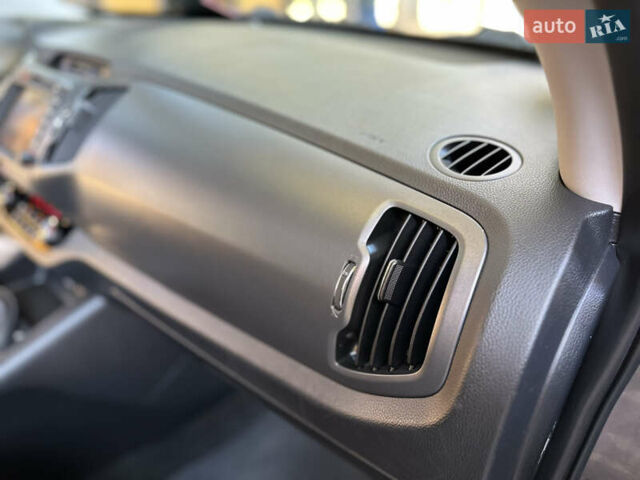 Серый Киа Sportage, объемом двигателя 2 л и пробегом 197 тыс. км за 14599 $, фото 106 на Automoto.ua