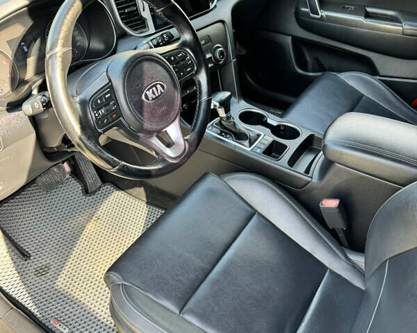 Сірий Кіа Sportage, об'ємом двигуна 2 л та пробігом 219 тис. км за 16500 $, фото 3 на Automoto.ua