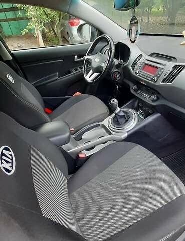 Серый Киа Sportage, объемом двигателя 1.69 л и пробегом 195 тыс. км за 15000 $, фото 6 на Automoto.ua