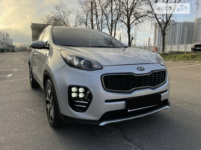 Серый Киа Sportage, объемом двигателя 2 л и пробегом 176 тыс. км за 20490 $, фото 2 на Automoto.ua