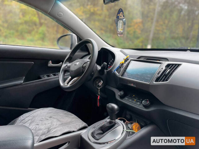Сірий Кіа Sportage, об'ємом двигуна 2.4 л та пробігом 137 тис. км за 13600 $, фото 11 на Automoto.ua