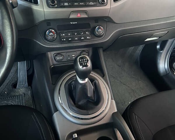 Сірий Кіа Sportage, об'ємом двигуна 1.7 л та пробігом 125 тис. км за 14800 $, фото 13 на Automoto.ua