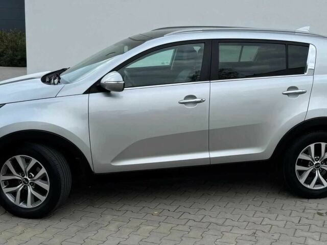 Серый Киа Sportage, объемом двигателя 1.7 л и пробегом 75 тыс. км за 5500 $, фото 2 на Automoto.ua
