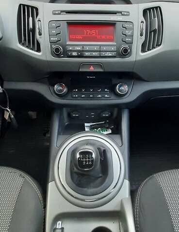 Серый Киа Sportage, объемом двигателя 1.69 л и пробегом 195 тыс. км за 15000 $, фото 8 на Automoto.ua