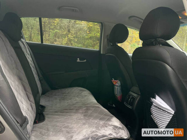 Сірий Кіа Sportage, об'ємом двигуна 2.4 л та пробігом 137 тис. км за 13600 $, фото 10 на Automoto.ua