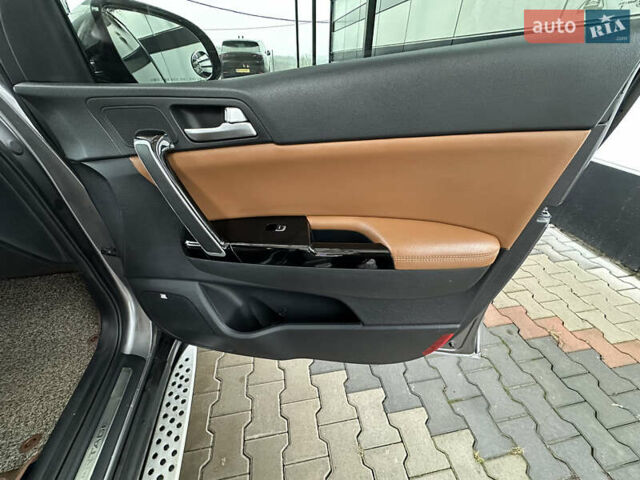 Серый Киа Sportage, объемом двигателя 2 л и пробегом 134 тыс. км за 20500 $, фото 48 на Automoto.ua