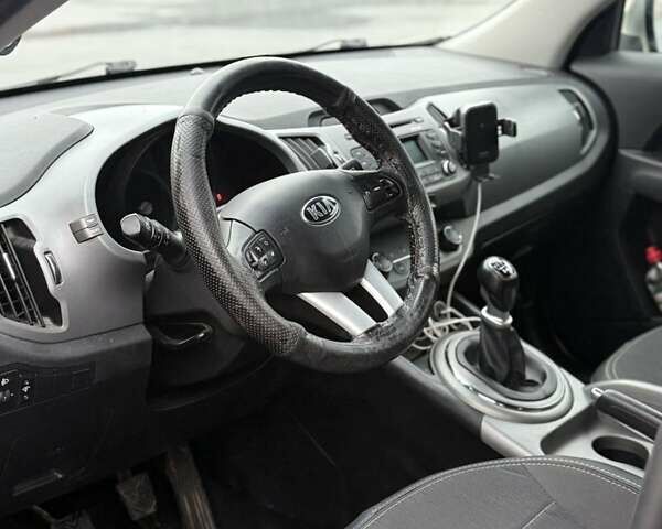 Серый Киа Sportage, объемом двигателя 1.69 л и пробегом 120 тыс. км за 15500 $, фото 5 на Automoto.ua