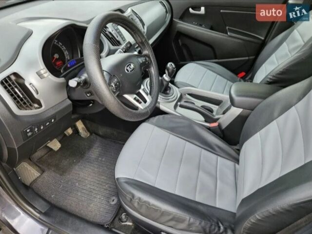 Серый Киа Sportage, объемом двигателя 1.6 л и пробегом 126 тыс. км за 12800 $, фото 2 на Automoto.ua