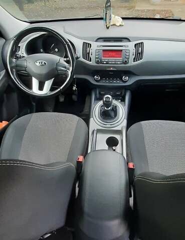Серый Киа Sportage, объемом двигателя 1.69 л и пробегом 195 тыс. км за 15000 $, фото 7 на Automoto.ua