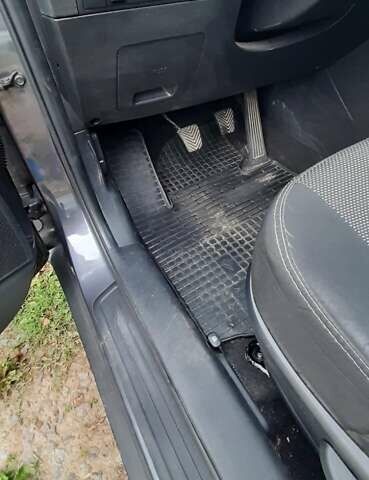 Серый Киа Sportage, объемом двигателя 1.69 л и пробегом 195 тыс. км за 15000 $, фото 10 на Automoto.ua