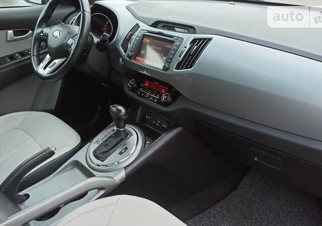 Серый Киа Sportage, объемом двигателя 2 л и пробегом 220 тыс. км за 16499 $, фото 103 на Automoto.ua