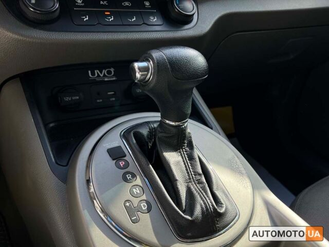 Сірий Кіа Sportage, об'ємом двигуна 2.4 л та пробігом 147 тис. км за 14700 $, фото 13 на Automoto.ua