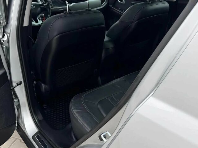 Серый Киа Sportage, объемом двигателя 1.7 л и пробегом 75 тыс. км за 5500 $, фото 15 на Automoto.ua