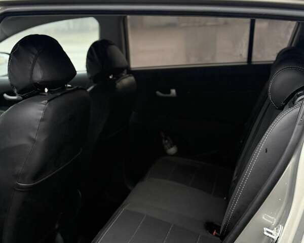 Серый Киа Sportage, объемом двигателя 1.69 л и пробегом 120 тыс. км за 15500 $, фото 6 на Automoto.ua