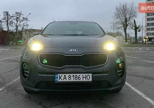Серый Киа Sportage, объемом двигателя 2 л и пробегом 209 тыс. км за 18500 $, фото 2 на Automoto.ua
