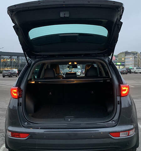 Серый Киа Sportage, объемом двигателя 2 л и пробегом 209 тыс. км за 18500 $, фото 6 на Automoto.ua