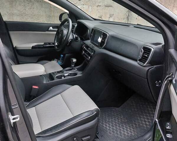 Сірий Кіа Sportage, об'ємом двигуна 2 л та пробігом 92 тис. км за 19999 $, фото 31 на Automoto.ua