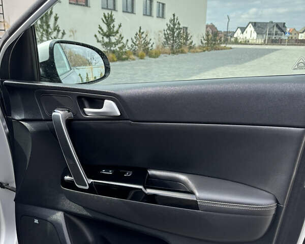 Серый Киа Sportage, объемом двигателя 2 л и пробегом 243 тыс. км за 22000 $, фото 13 на Automoto.ua