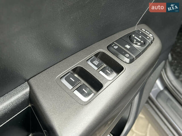 Сірий Кіа Sportage, об'ємом двигуна 1.7 л та пробігом 125 тис. км за 14750 $, фото 47 на Automoto.ua