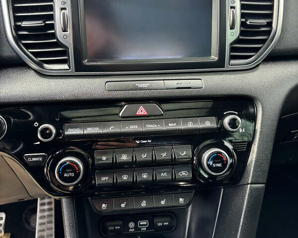 Серый Киа Sportage, объемом двигателя 2 л и пробегом 243 тыс. км за 22000 $, фото 18 на Automoto.ua