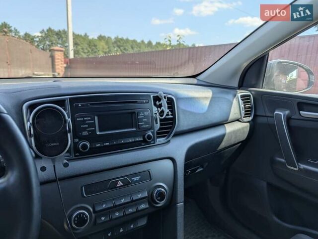 Серый Киа Sportage, объемом двигателя 1.6 л и пробегом 223 тыс. км за 15500 $, фото 7 на Automoto.ua