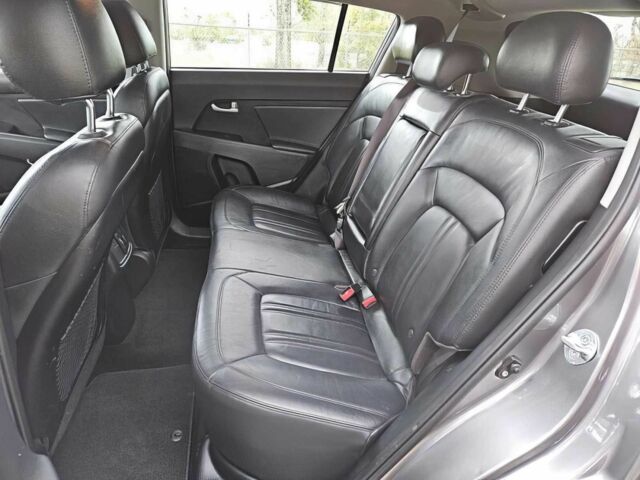 Сірий Кіа Sportage, об'ємом двигуна 2.4 л та пробігом 76 тис. км за 5000 $, фото 10 на Automoto.ua