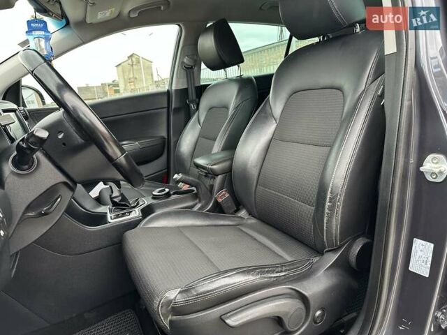 Серый Киа Sportage, объемом двигателя 2 л и пробегом 170 тыс. км за 18000 $, фото 10 на Automoto.ua