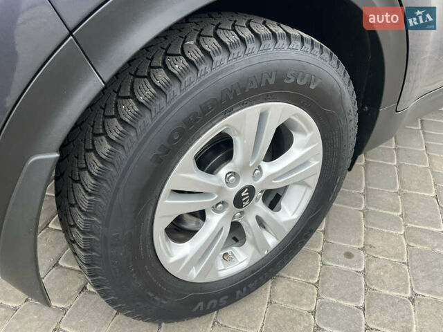 Сірий Кіа Sportage, об'ємом двигуна 1.7 л та пробігом 125 тис. км за 14750 $, фото 33 на Automoto.ua