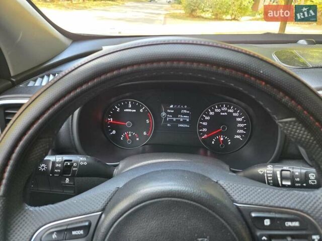 Серый Киа Sportage, объемом двигателя 1.69 л и пробегом 248 тыс. км за 15550 $, фото 3 на Automoto.ua