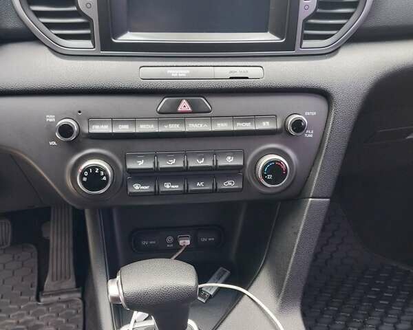 Серый Киа Sportage, объемом двигателя 2 л и пробегом 116 тыс. км за 20200 $, фото 13 на Automoto.ua