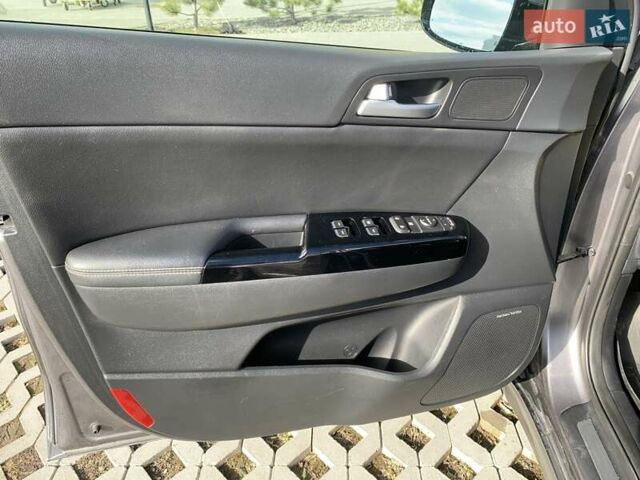 Серый Киа Sportage, объемом двигателя 2 л и пробегом 155 тыс. км за 17400 $, фото 12 на Automoto.ua