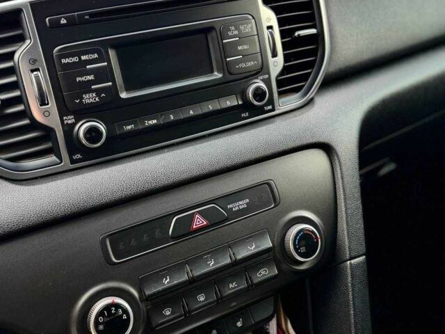 Сірий Кіа Sportage, об'ємом двигуна 2 л та пробігом 159 тис. км за 14650 $, фото 9 на Automoto.ua