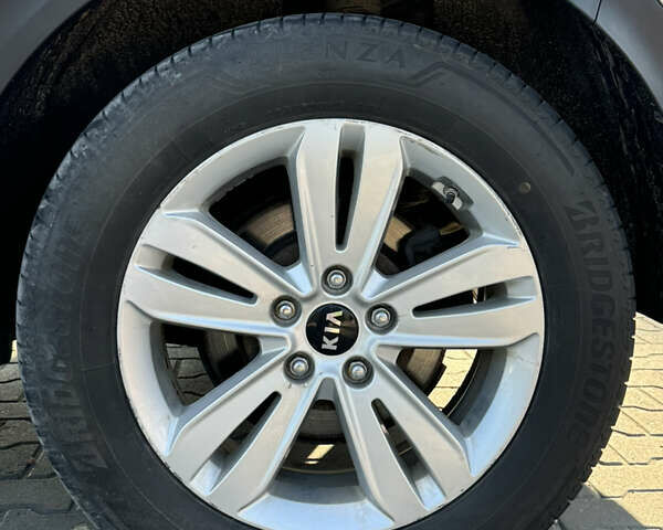 Серый Киа Sportage, объемом двигателя 2 л и пробегом 166 тыс. км за 17900 $, фото 17 на Automoto.ua