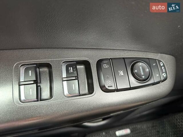 Серый Киа Sportage, объемом двигателя 2 л и пробегом 170 тыс. км за 18000 $, фото 16 на Automoto.ua