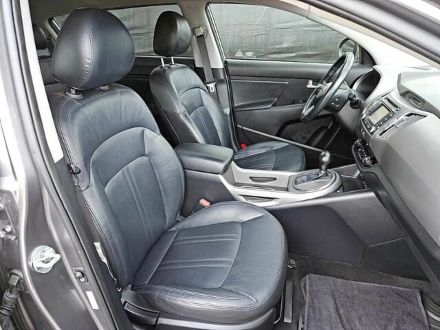 Сірий Кіа Sportage, об'ємом двигуна 2.4 л та пробігом 76 тис. км за 5000 $, фото 6 на Automoto.ua