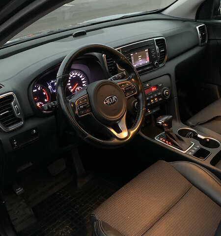 Серый Киа Sportage, объемом двигателя 2 л и пробегом 209 тыс. км за 18500 $, фото 7 на Automoto.ua